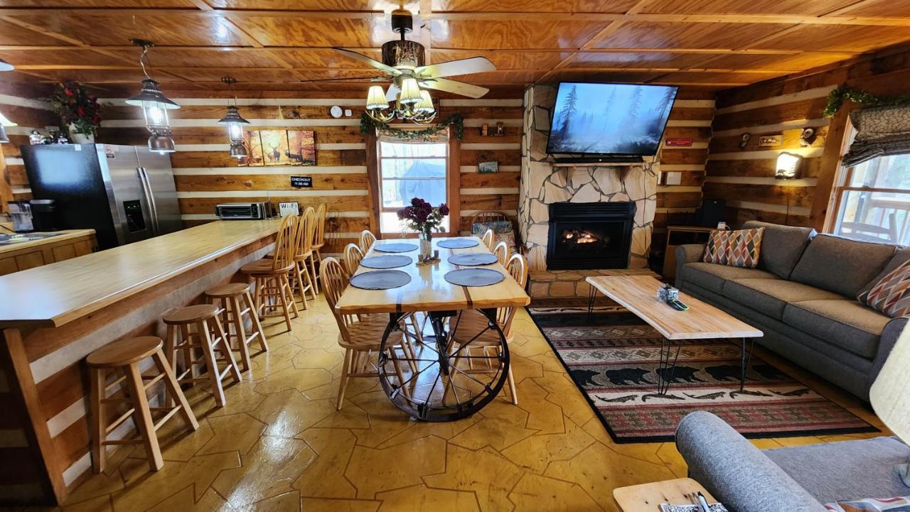 Rustic Cabin 塞维尔维尔 外观 照片