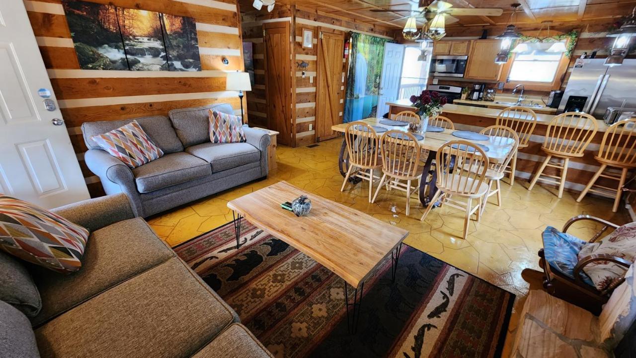 Rustic Cabin 塞维尔维尔 外观 照片