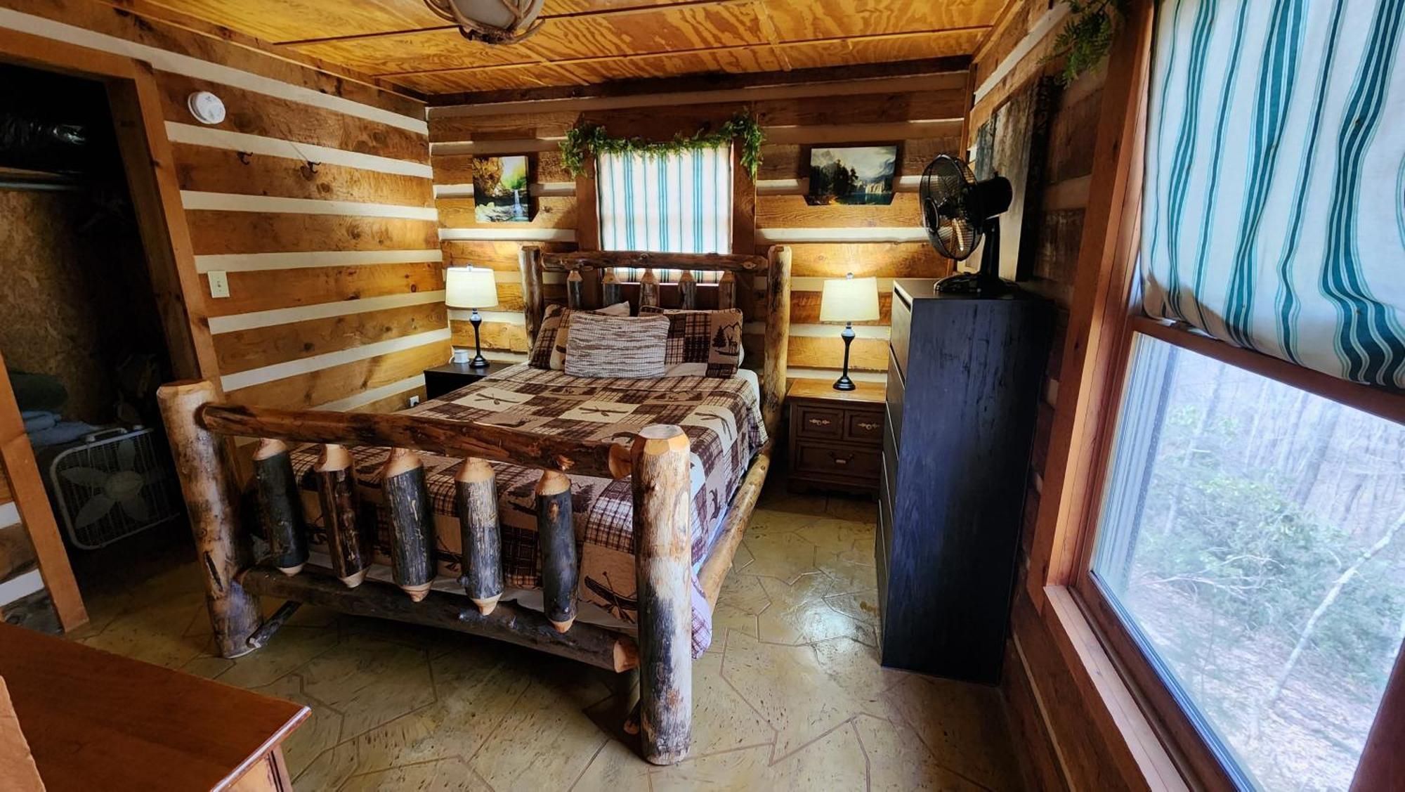 Rustic Cabin 塞维尔维尔 外观 照片